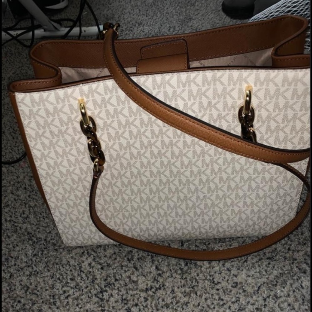 New Micheal Kors bag. 100% authentic